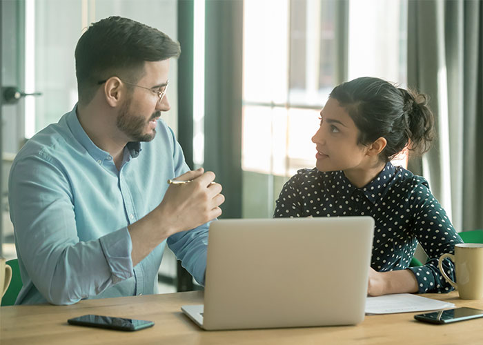 social-media-marketing-outsourcen-oder-selber-machen social-media-marketing-outsourcen-oder-selber-machen